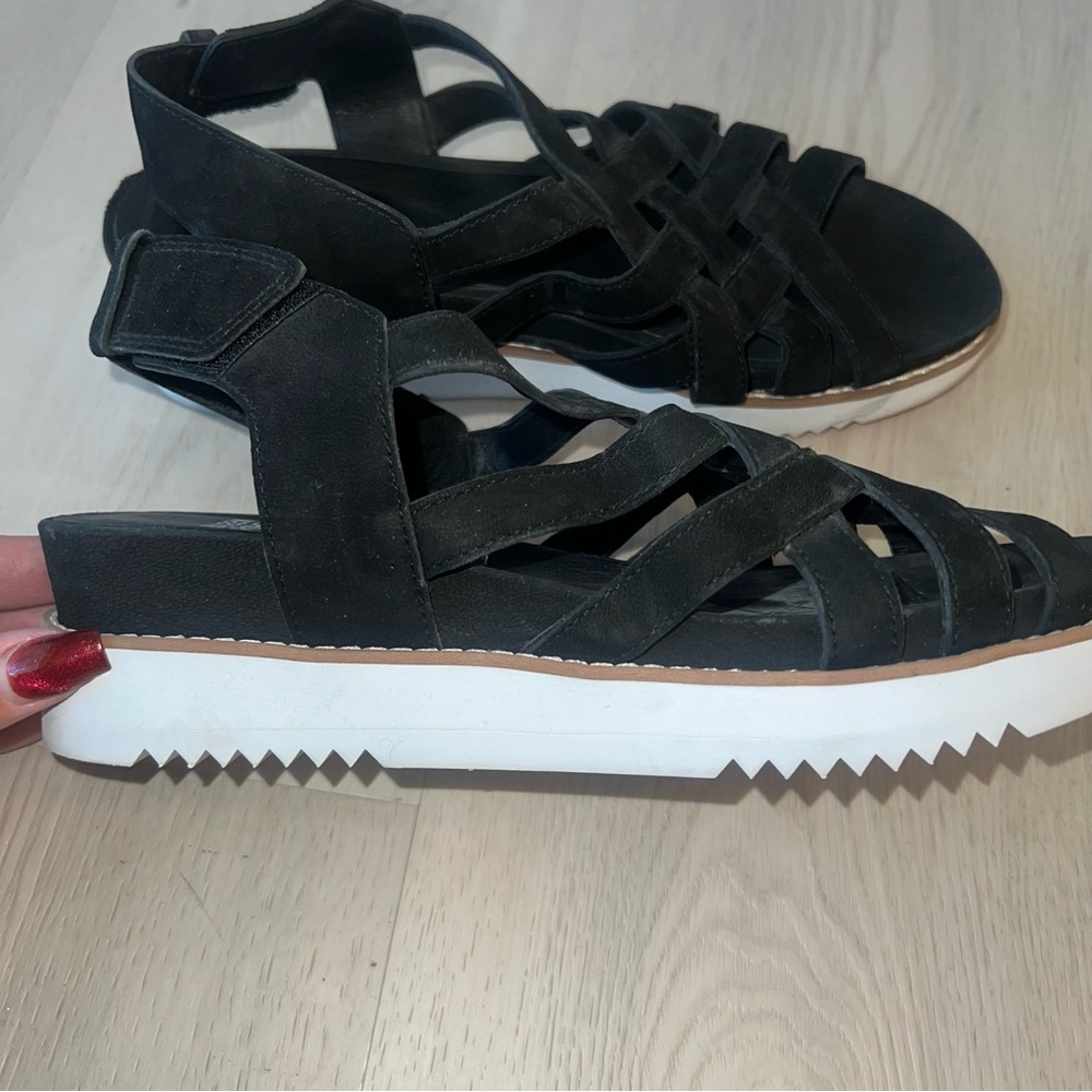 Eileen Fisher Sport Sandals Black  Suede Leather Platform Strappy size 9.5